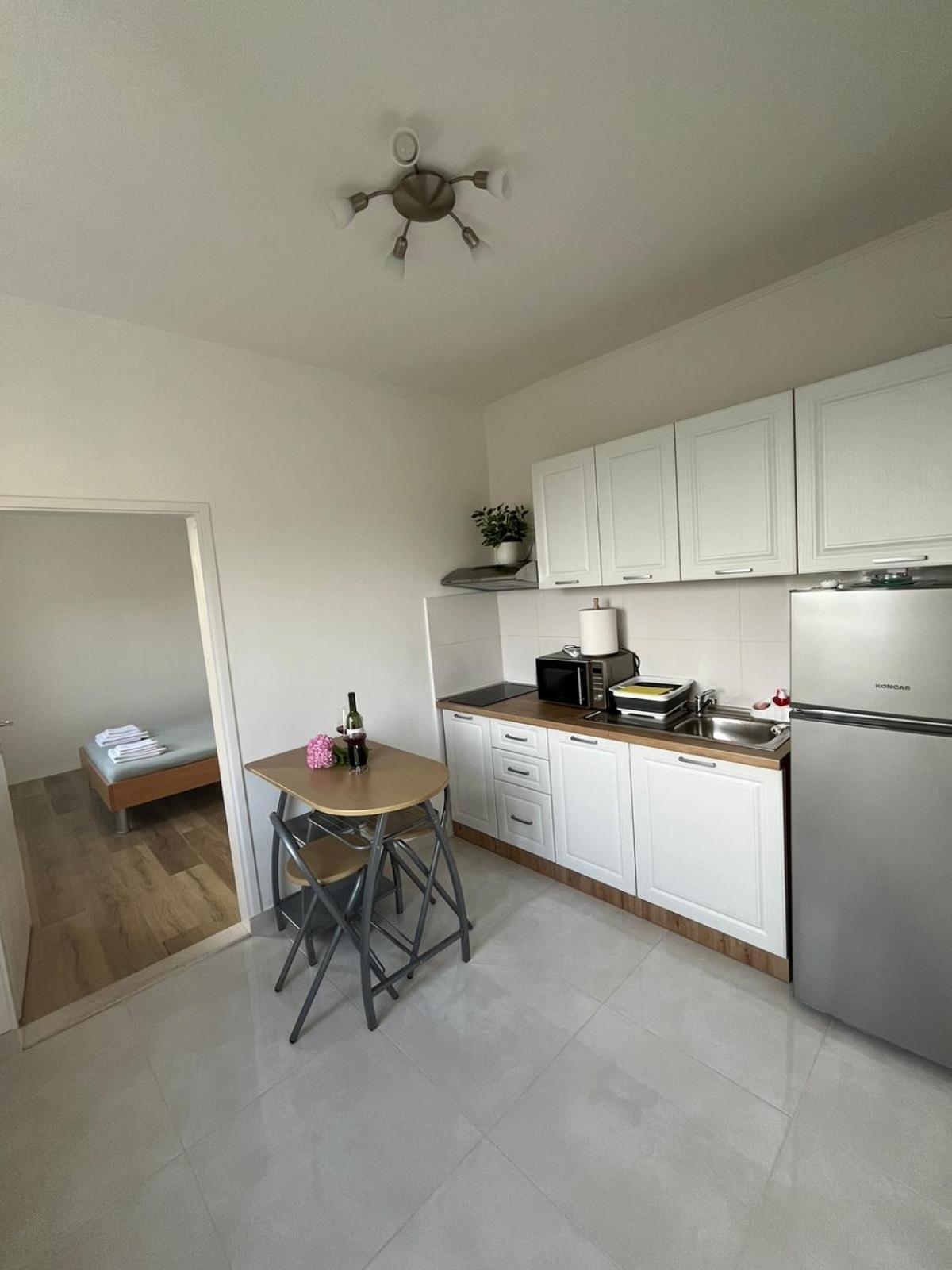 L&a Apartma *